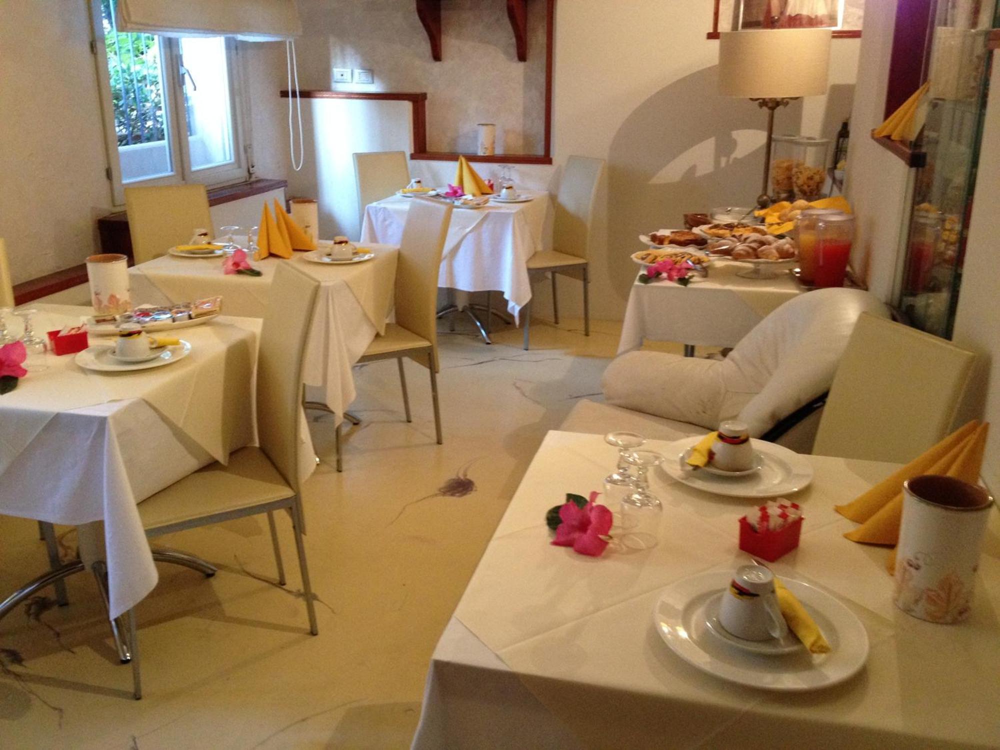 Hotel Derby Bellaria-Igea Marina Bagian luar foto