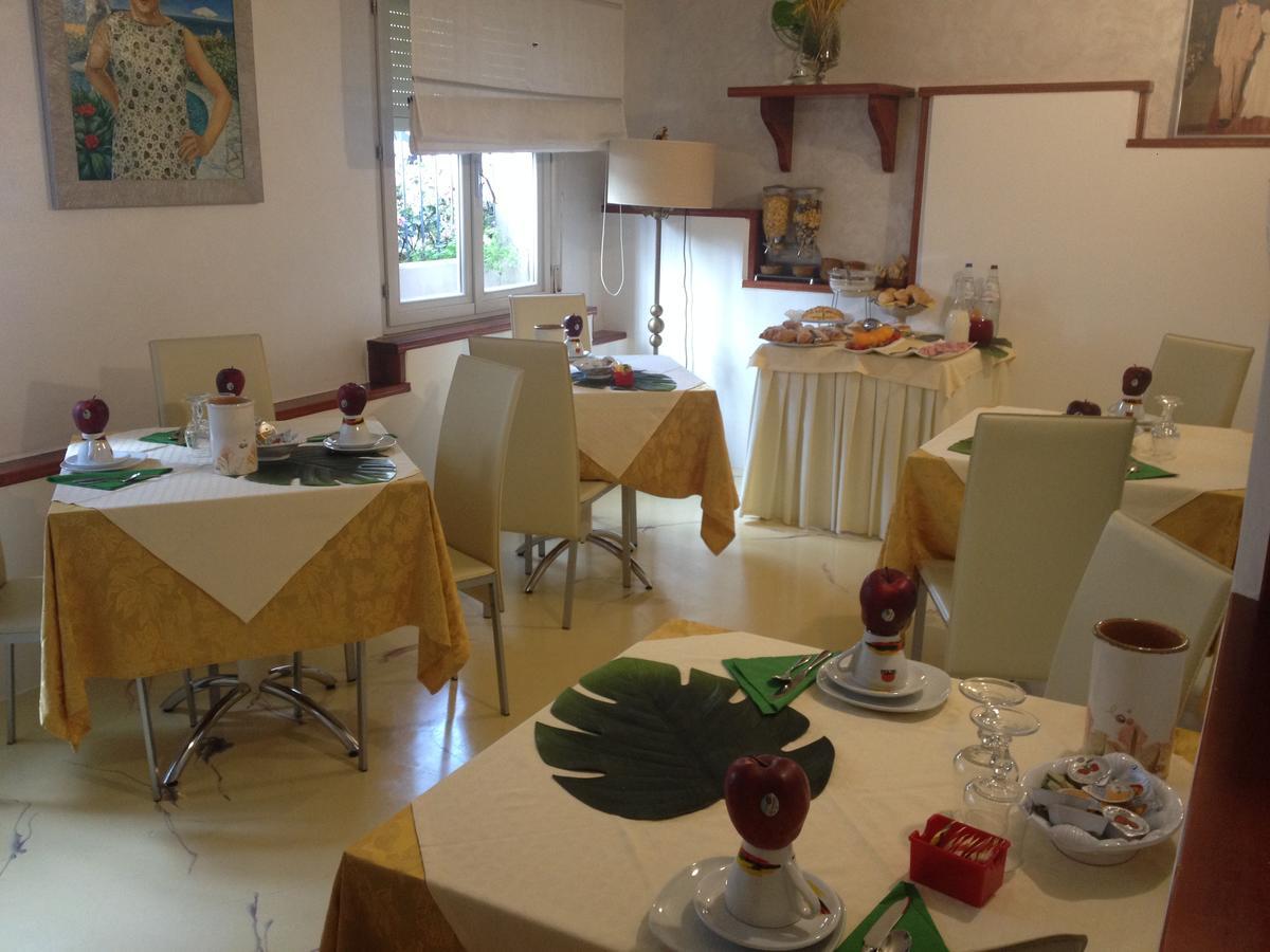 Hotel Derby Bellaria-Igea Marina Bagian luar foto