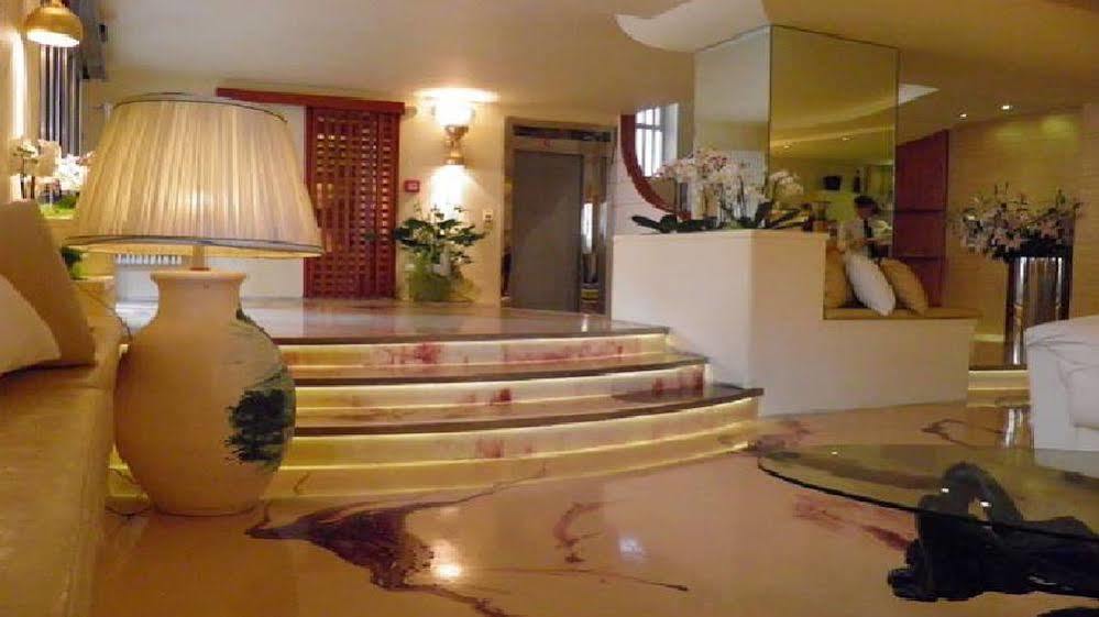 Hotel Derby Bellaria-Igea Marina Bagian luar foto